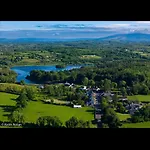 Lock 5 Minute Drive From *