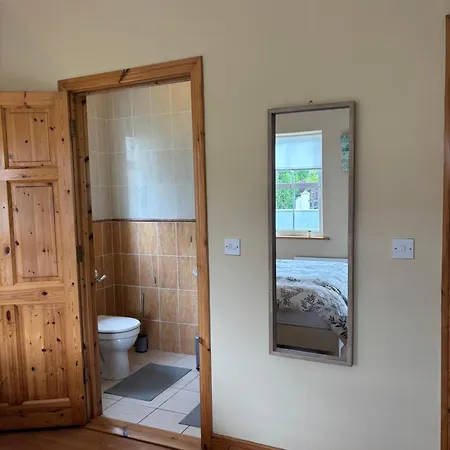 Lock 5 Minute Drive From Tatil Evi Carrick on Shannon