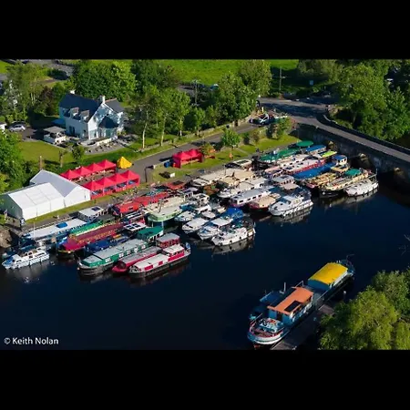 بيت للعطل Lock *