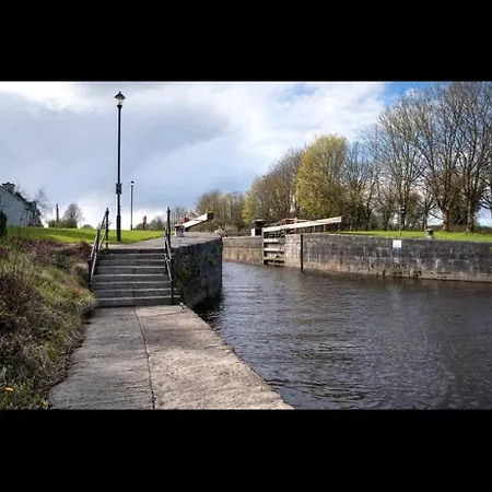 بيت للعطل Lock *