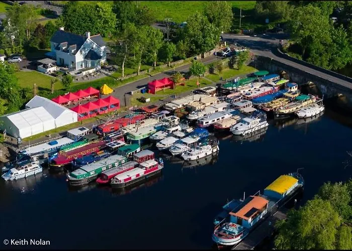 Сasa de vacaciones Lock 5 Minute Drive From *